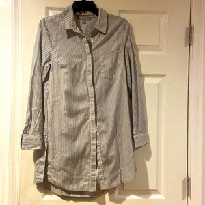 long dress shirt with hidden buttons